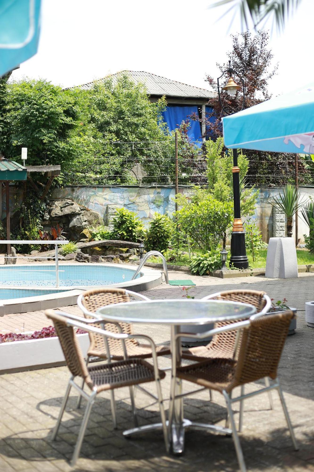 Green House Hotel Kobuleti Esterno foto