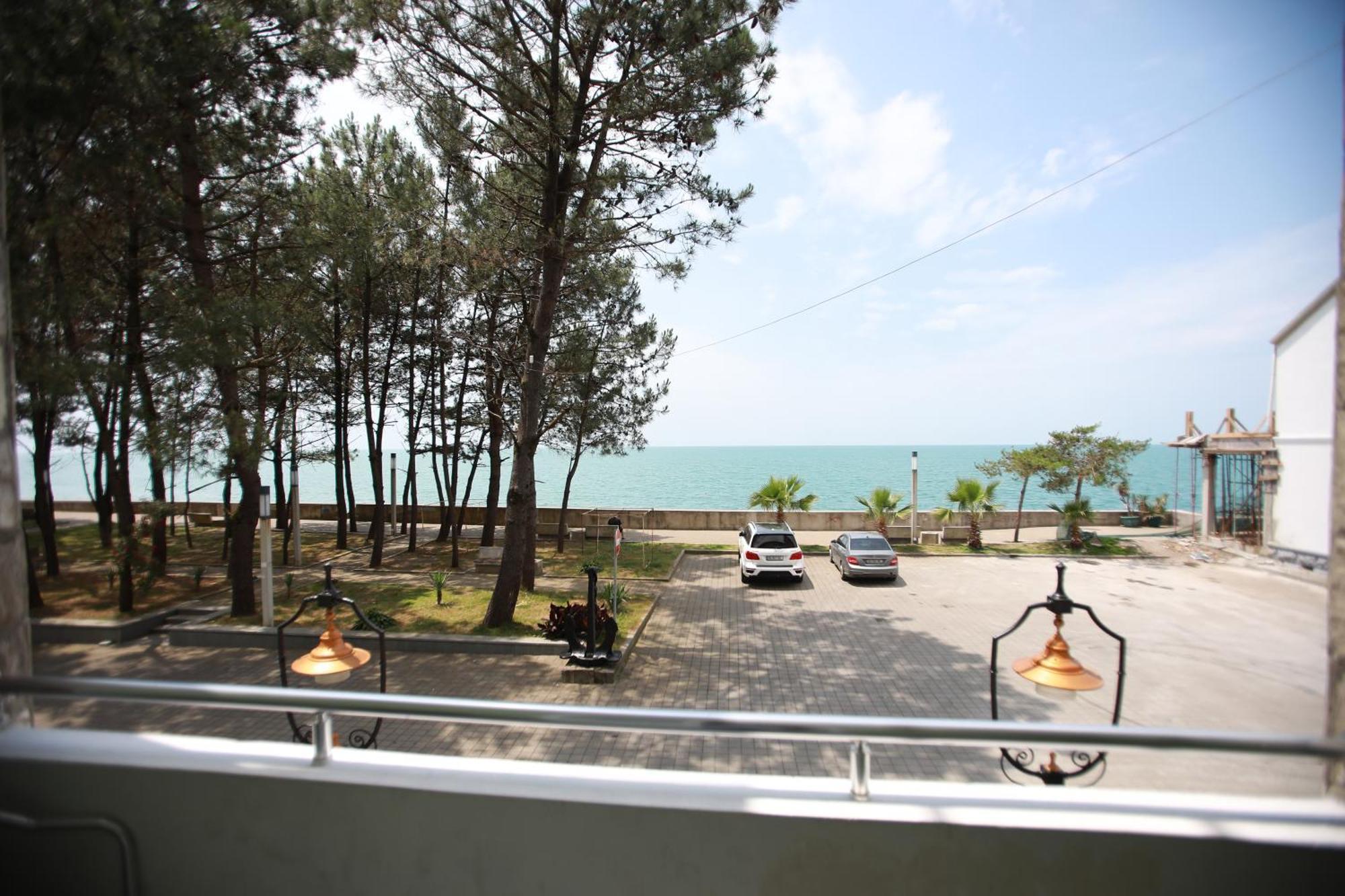 Green House Hotel Kobuleti Esterno foto