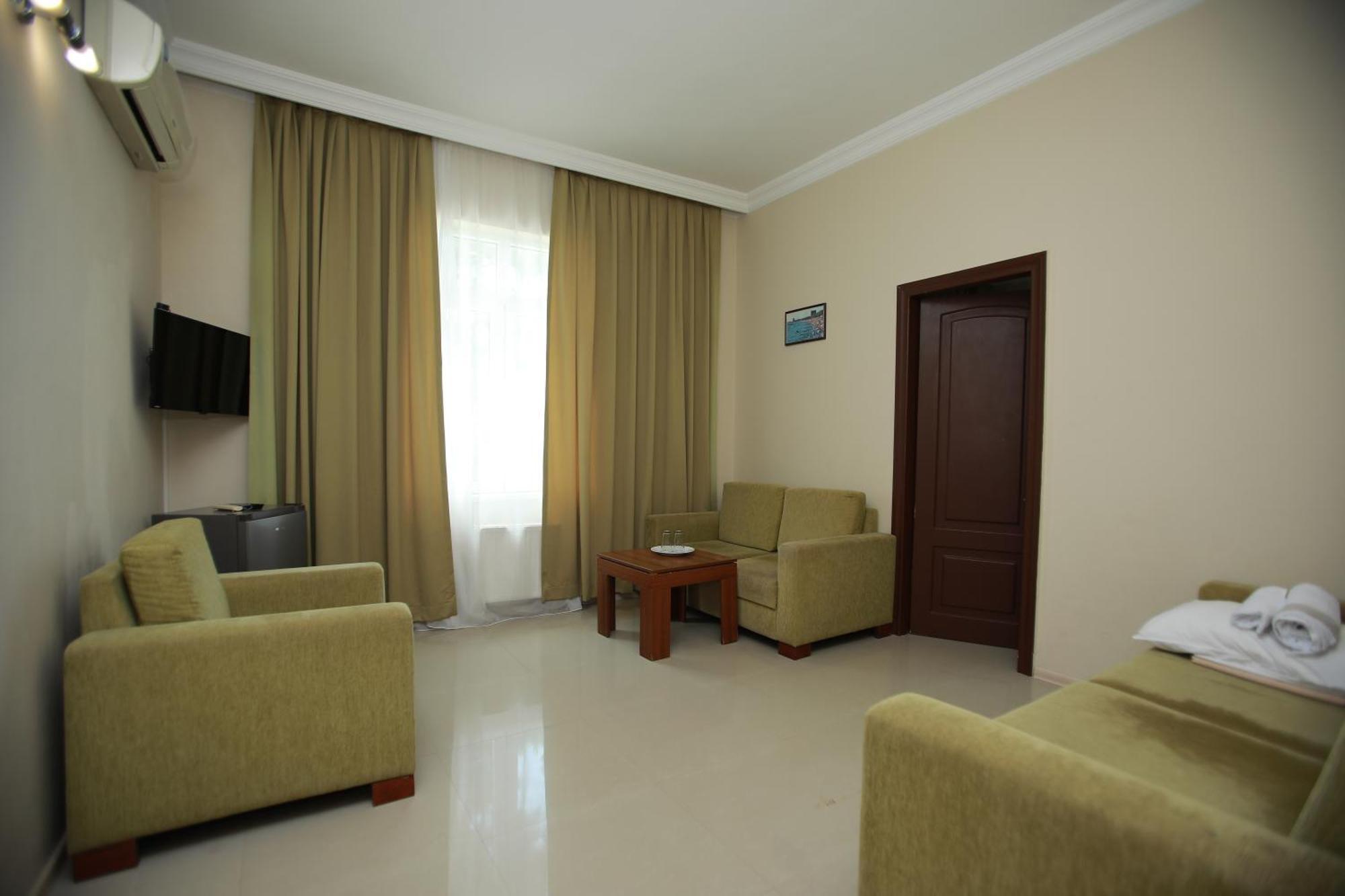 Green House Hotel Kobuleti Esterno foto