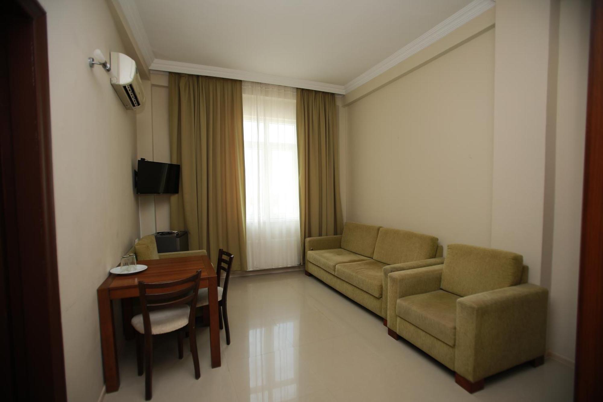 Green House Hotel Kobuleti Esterno foto