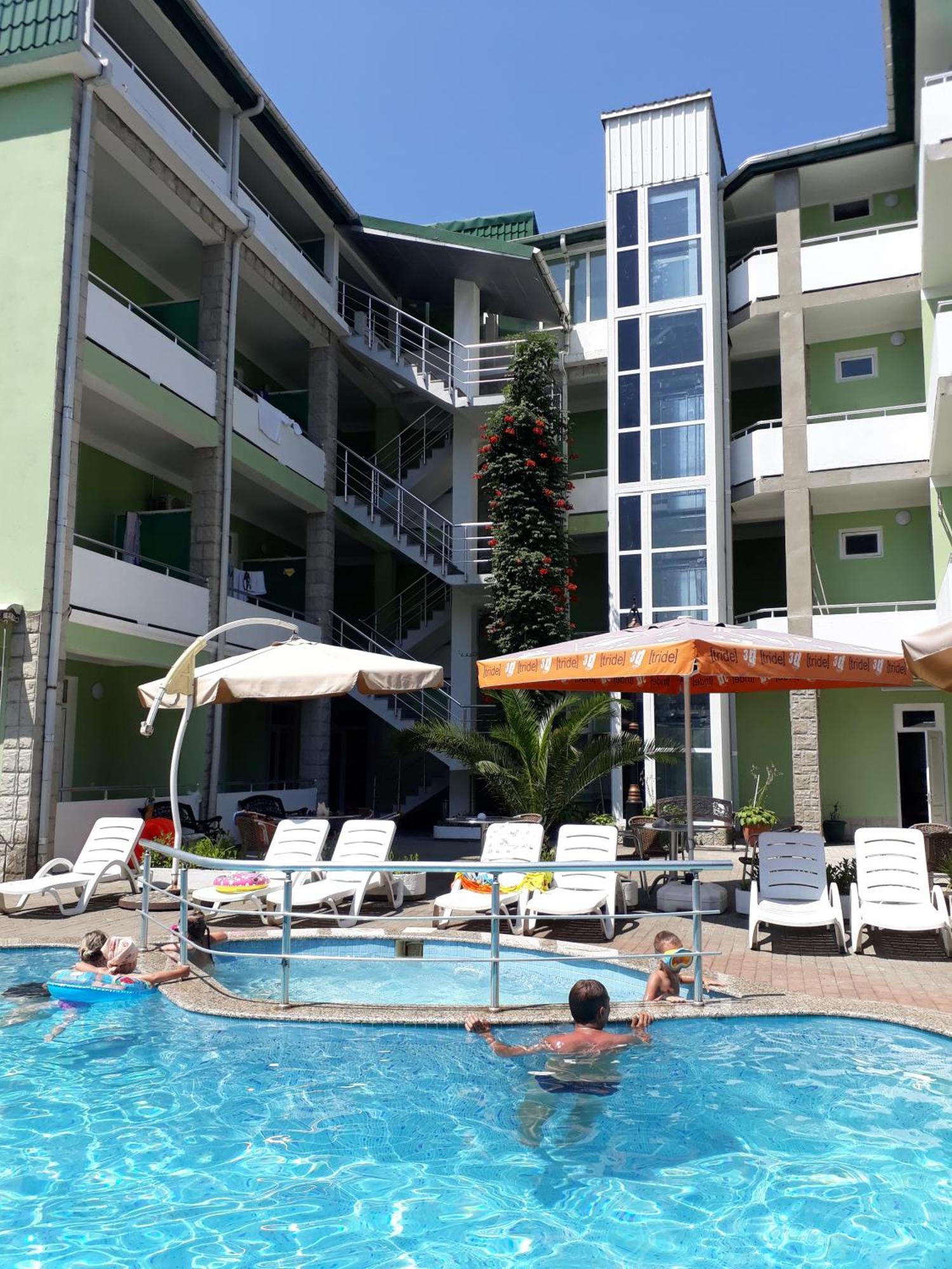 Green House Hotel Kobuleti Esterno foto